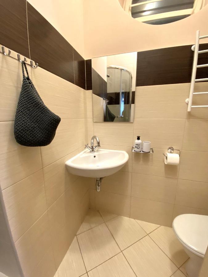 Family Apartment Λβιβ Εξωτερικό φωτογραφία