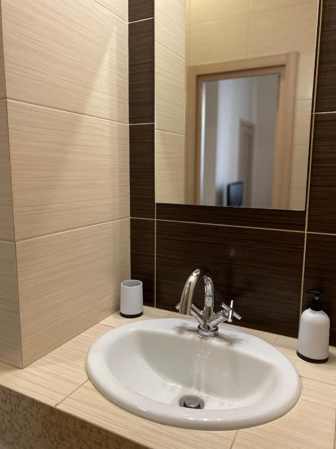 Family Apartment Λβιβ Εξωτερικό φωτογραφία